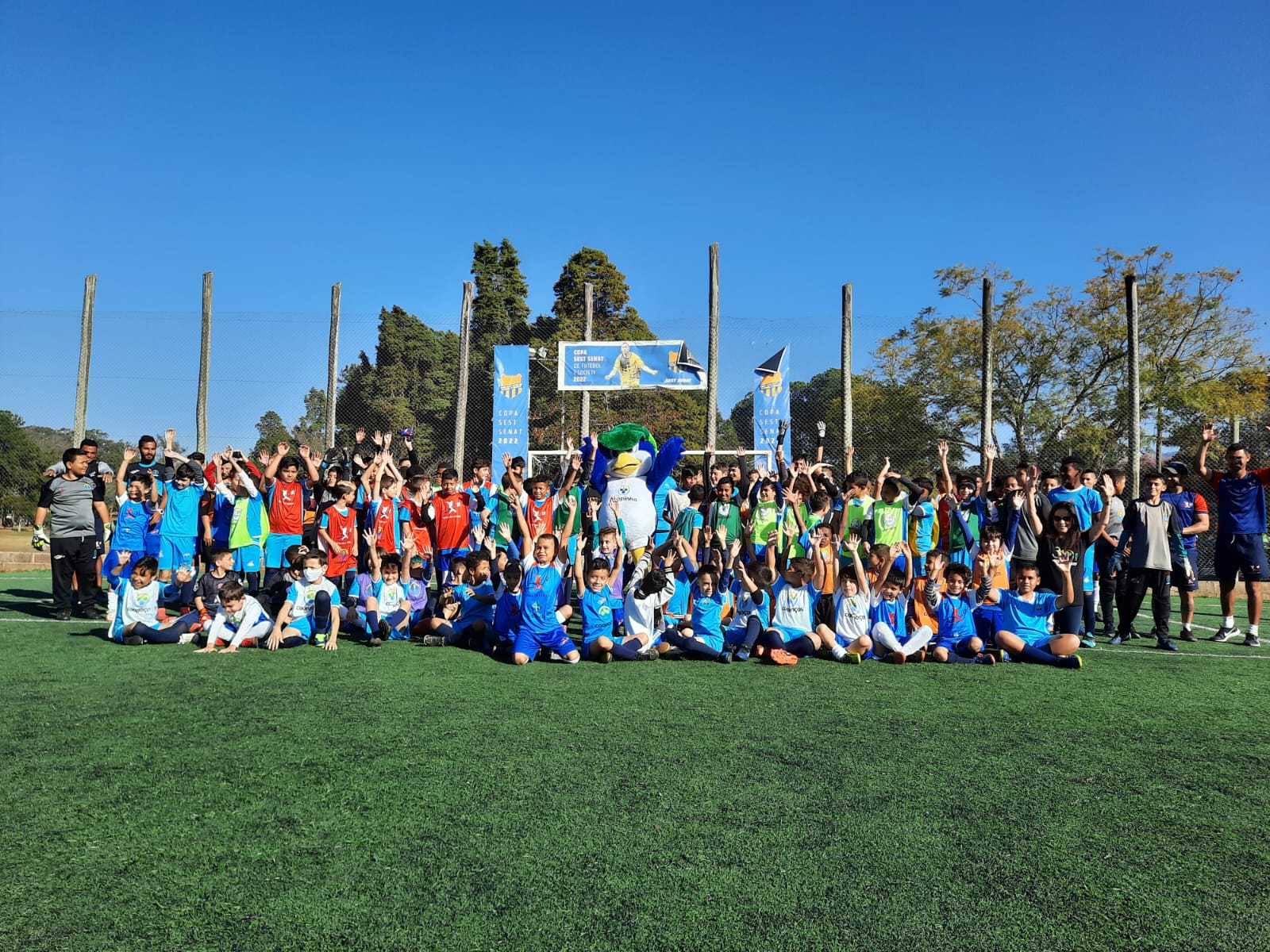 DIA DE COOPERAR PROMOVE ATIVIDADES NO PARQUE MUNICIPAL